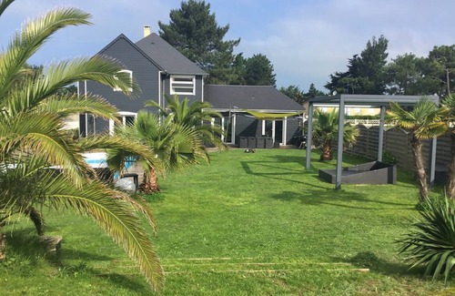 Bretteville-sur-Ay Villa | 180 m² Villa ∙ 5 bedrooms ∙ 10 guests