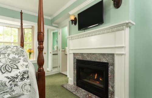 Kennebunkport Bed & Breakfast | 1802 House Bed & Breakfast