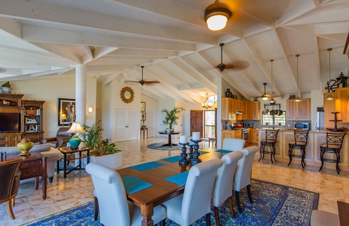 Green Cay House | 180° Sea Views, Luxurious Villa, Walk to secluded beach or beach bar