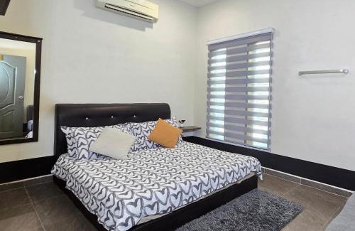Teluk Intan House | 1813 HOME STAY 8 Roon 6 Bath 5MINUTE TO LEANING TOWER