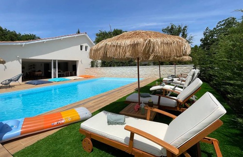 Saint-Medard-en-Jalles House | 185 m² House ∙ 6 bedrooms ∙ 12 guests