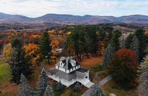 East Durham House | 1850 Catskills Farmhouse on 8 acres in E. Durham
