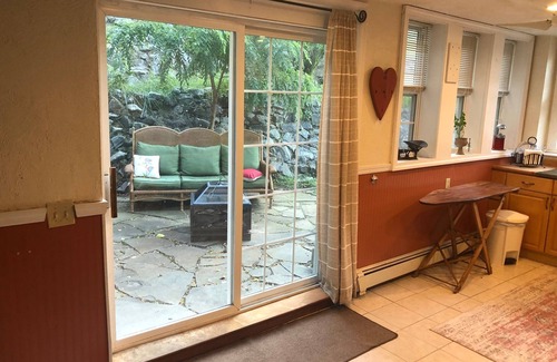 Mount Sinai Condo | 1856 Trading House close to water