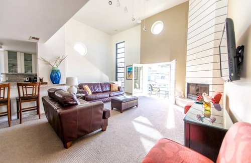 Marina Peninsula Condo | 186 m² Condo ∙ 4 bedrooms ∙ 9 guests