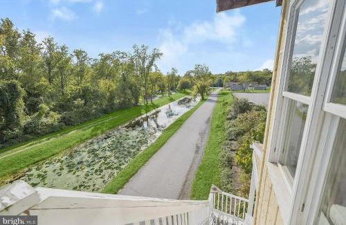 Hancock House | 1878 RiverRun B&B - Waterfront, Self-Serve Breakfast, WiFi, Trail and River access