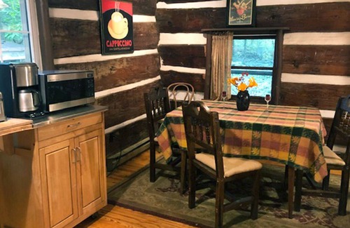 Saluda Cabin | 1890's Cabin With Modern Conveniences on a Beautiful Lake !