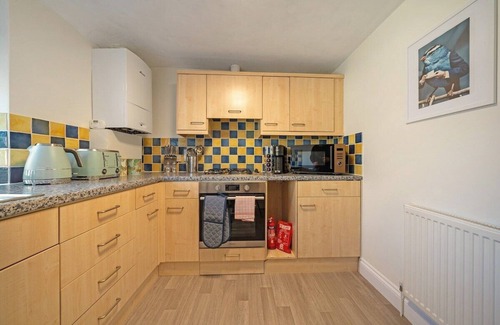 Cirencester Condo | 18th Century building in town Perfect 4 Valentines