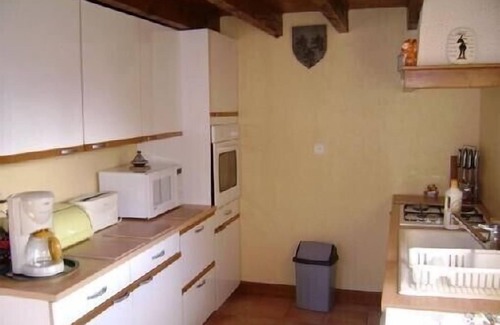 Chateau-l'Eveque House | 18th century farmhouse, fully renovated, well-equipped, pets welcome.