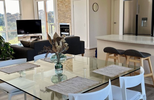 Connewarre House | “18th Retreat” at 13th Beach Golf Course (Barwon Heads)