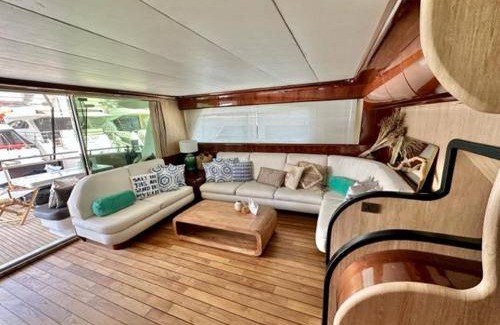 Barceloneta Boat Rental | 190 m² Houseboat ∙ 4 bedrooms ∙ 8 guests
