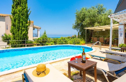 Sfakera Villa | 190 m² Villa ∙ 4 bedrooms ∙ 8 guests