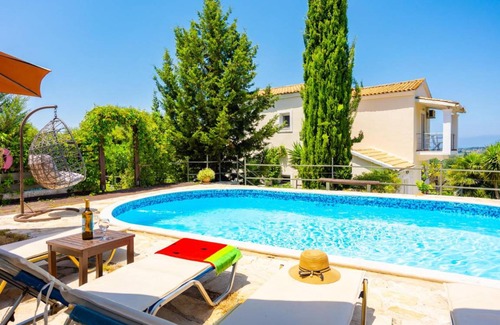 Sfakera Villa | 190 m² Villa ∙ 4 bedrooms ∙ 8 guests