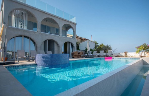 Cape Greko Villa | 190 m² Villa ∙ 5 bedrooms ∙ 10 guests