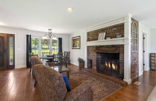 Big Cedars House | 192 m² House ∙ 3 bedrooms ∙ 10 guests