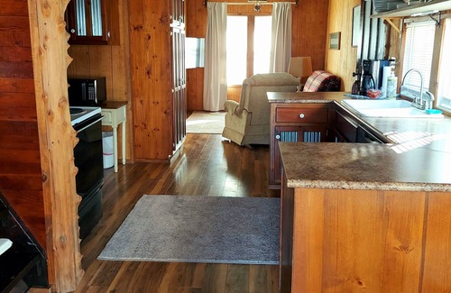 New Site Cottage | 1940's Farmhouse Cottage -Hot Tub! Wi-Fi! No Cleaning Fees!