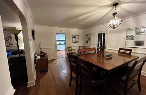Central Newport News House | 1940’s Charming Colonial Home close to James River