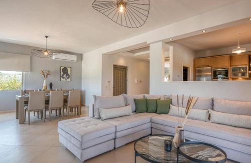 Gerani Villa | 195 m² Villa ∙ 4 bedrooms ∙ 9 guests