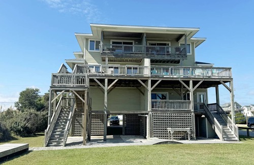 South Nags Head Apartment | 198 m² Apartment ∙ 4 bedrooms ∙ 12 guests