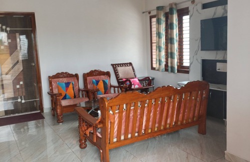 Mysore House | 1AC Bedroom & Hall with Safe Parking