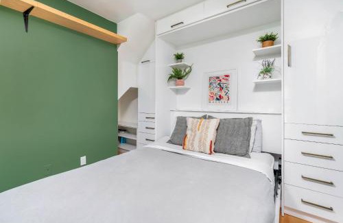King West Village Apartment | 1BD in Liberty Village beside Lake
