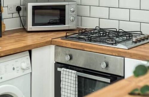 Gorgie Apartment | 1Bed, Ground floor, Private Entrance