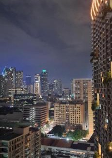 Kapitolyo Apartment | 1Bedroom2603A Sunshine100Tower3 70Inches TV Pool Karaoke