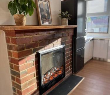 Glebe Apartment | 1BR Apartment - Walk to City (1 Queen Bed)