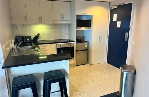 Takapuna Apartment | 1br apt near Takapuna Beach with Ocean View