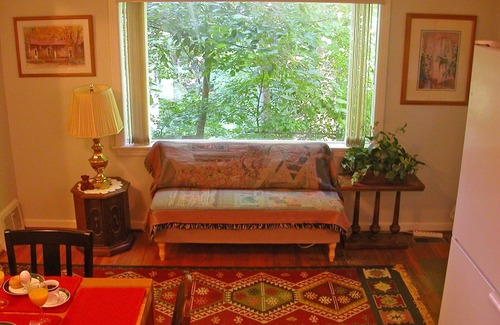 Glen Echo Apartment | 1br Apt. Overlooking Ravine In Clintonville