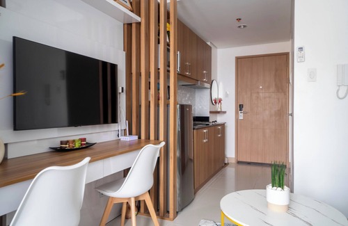 San Antonio Condo | 1BR Chic in Lush Residences near Ayala w/pool use