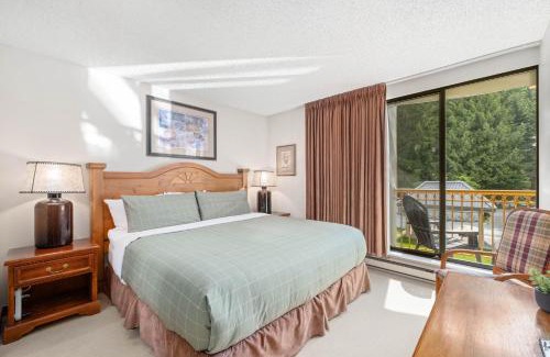 Upper Village House | 1BR Condo Close To The Ski Hill