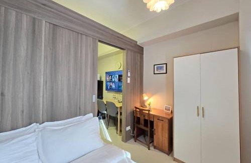 Quiapo Apartment | 1BR Condotel with Balcony at FAME Residences #FM63