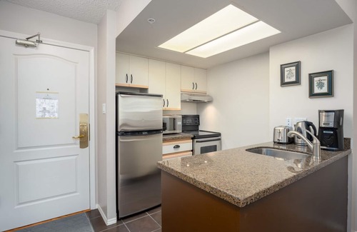 Upper Village Condo | 1BR | Marquise | Close to Ski Hill | Pool | Sauna | Hot Tub | Fitness Suite | A/C