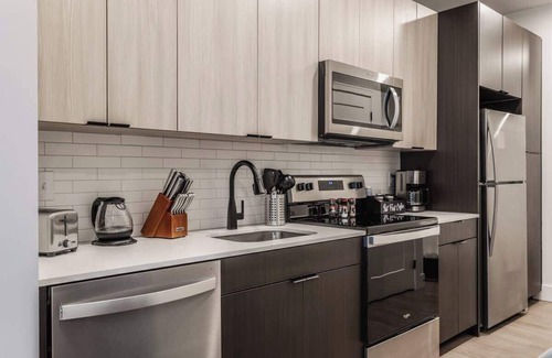 Pendleton Apartment | 1BR OTR CBD Retreat - FreeParking/Gym/Rooftop Pool