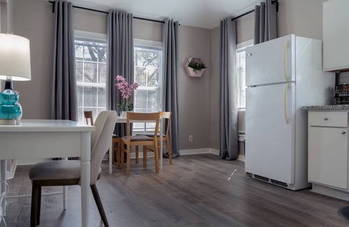 Neartown Apartment | 1BR The Perch Suite! Downtown, Medical Center ⭐️⭐️⭐️⭐️⭐️