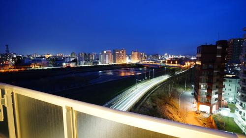 Nakajimakoen Apartment | 1min to Nakajima Park, max 6 ppl, 2LDK, 2 double bed, 1 sofa bed, Sapporo