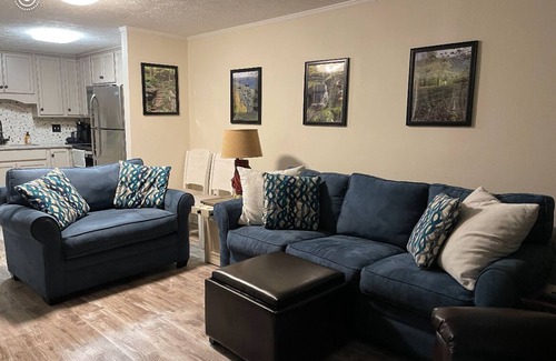 Claysburg Condo | 1st Floor 2/Bedroom 2/Full Bathroom, Wet-bar, Full Kitchen, 3 TVs & More