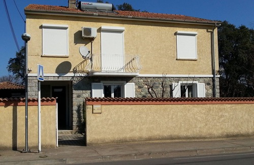 Morta Apartment | 1st floor apartment in villa with private pool and garden
