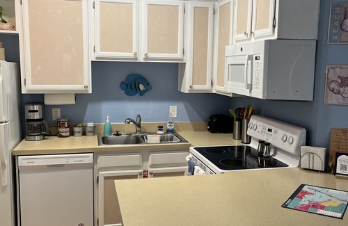 Corpus Christi Condo | 1st Floor-Family friendly-fully equipped condo walking distance to the beach.