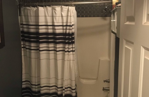 Milford Bed & Breakfast | 1st-floor guestroom with attached bath