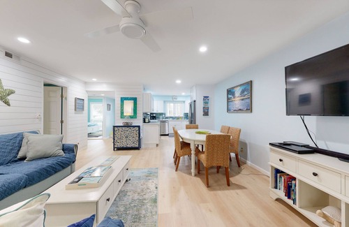 Bethany Beach Condo | 1st-floor Sea Colony Tennis condo with gym, & sauna
