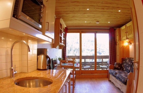 Les Avanchers-Valmorel Apartment | 1st floor, view ski slopes, balcony, tv, ski locker, 12m², Valmorel