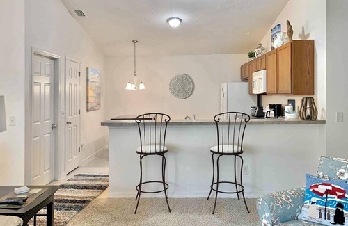 Buttonwood House | 2/2 Villa w/FREE 2 person gas cart near Sumter Landing/Pet friendly.