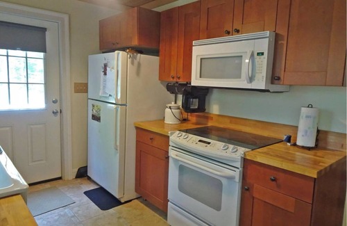 Athens Cabin | 2-3 MONTH Vermont Small Cabin Getaway!