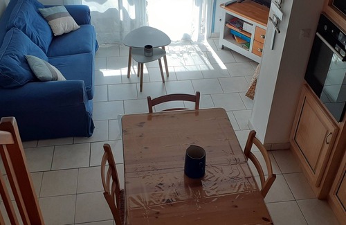Le Chateau-d'Oleron House | 2* air-conditioned house with shared pool