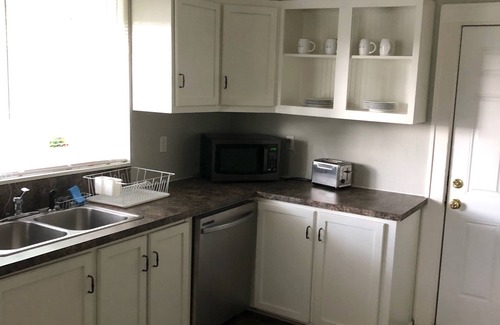 Oakhurst House | 2 BD/2 BA