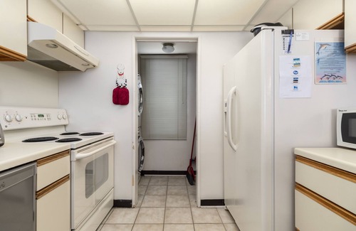 Northeast Virginia Beach Condo | 2 Bdrm 2 Bath Condo with full balcony and unequaled ocean views