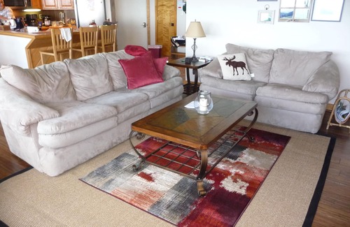 Nellysford Condo | 2 Bdrm Condo - Mountain Views, Great for Skiing & Pet Friendly