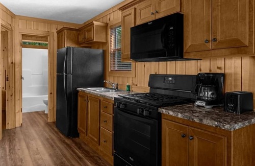 Lower Township Cottage | 2 Bdrm Cottage in a Premier Cape May campground - Minutes from Wildwood, NJ!
