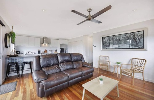 Warrnambool House | 2 bdrm house near beach sleeps 5